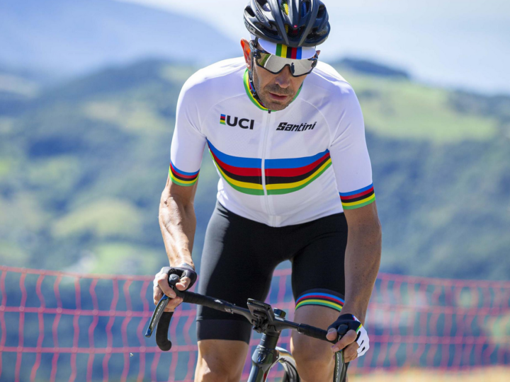 Décathlon avec l’UCI et Santini